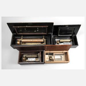 Vier Walzenspieldosen