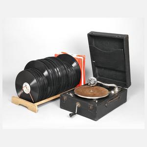 Koffergrammophon mit Plattensammlung