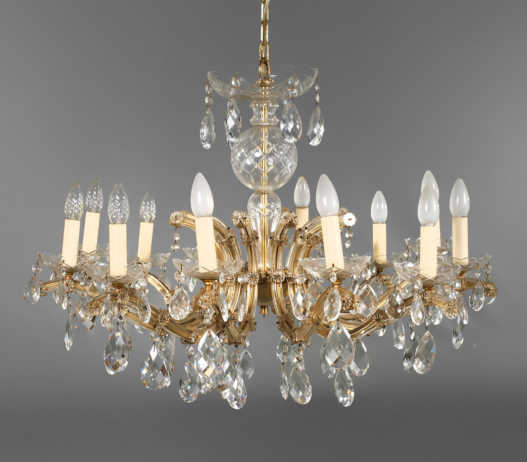 Großer Deckenlüster