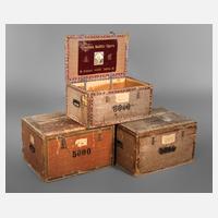 Drei große Zigarrenkisten111