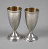 Zwei Schnapsbecher Silber