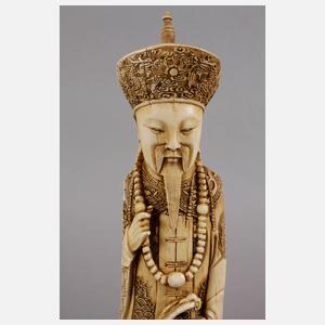 Feine Elfenbeinschnitzerei