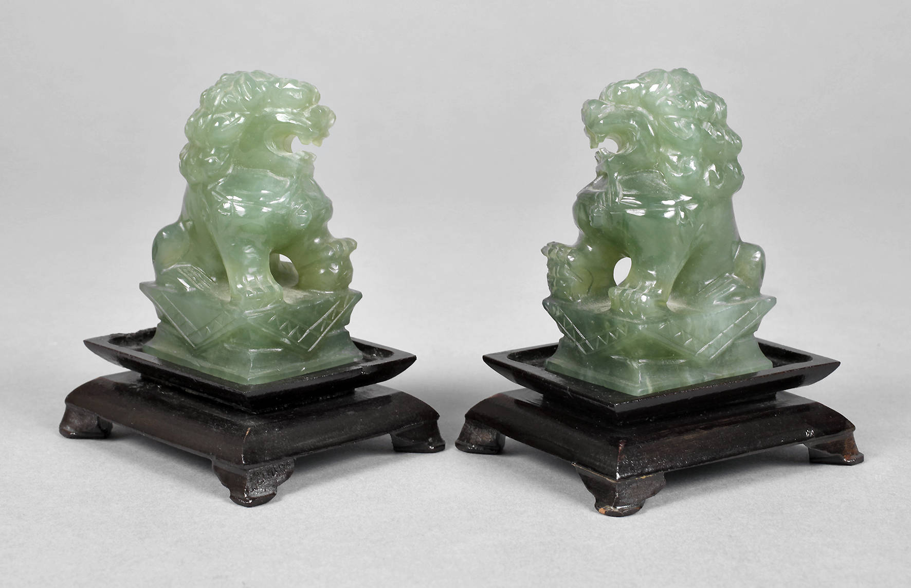 Paar Palast-Wächterlöwen