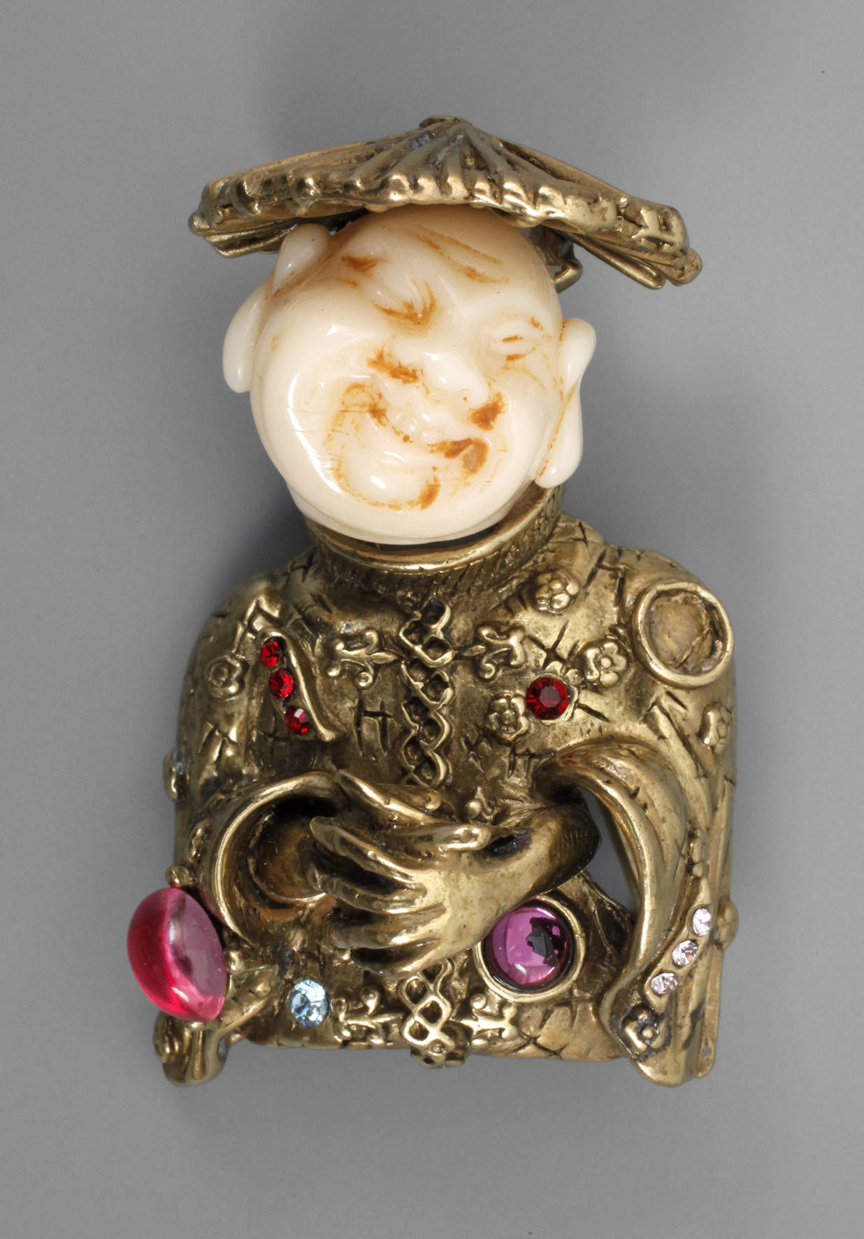 Chinese als Brosche/Anhänger