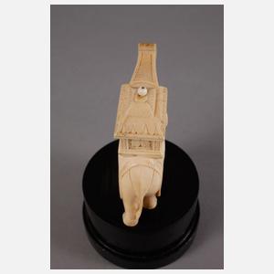 Figürliche Elfenbeinschnitzerei