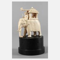 Figürliche Elfenbeinschnitzerei111