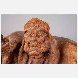 Große Teakholz-Plastik