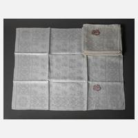 Sechs Servietten mit Floraldekor111