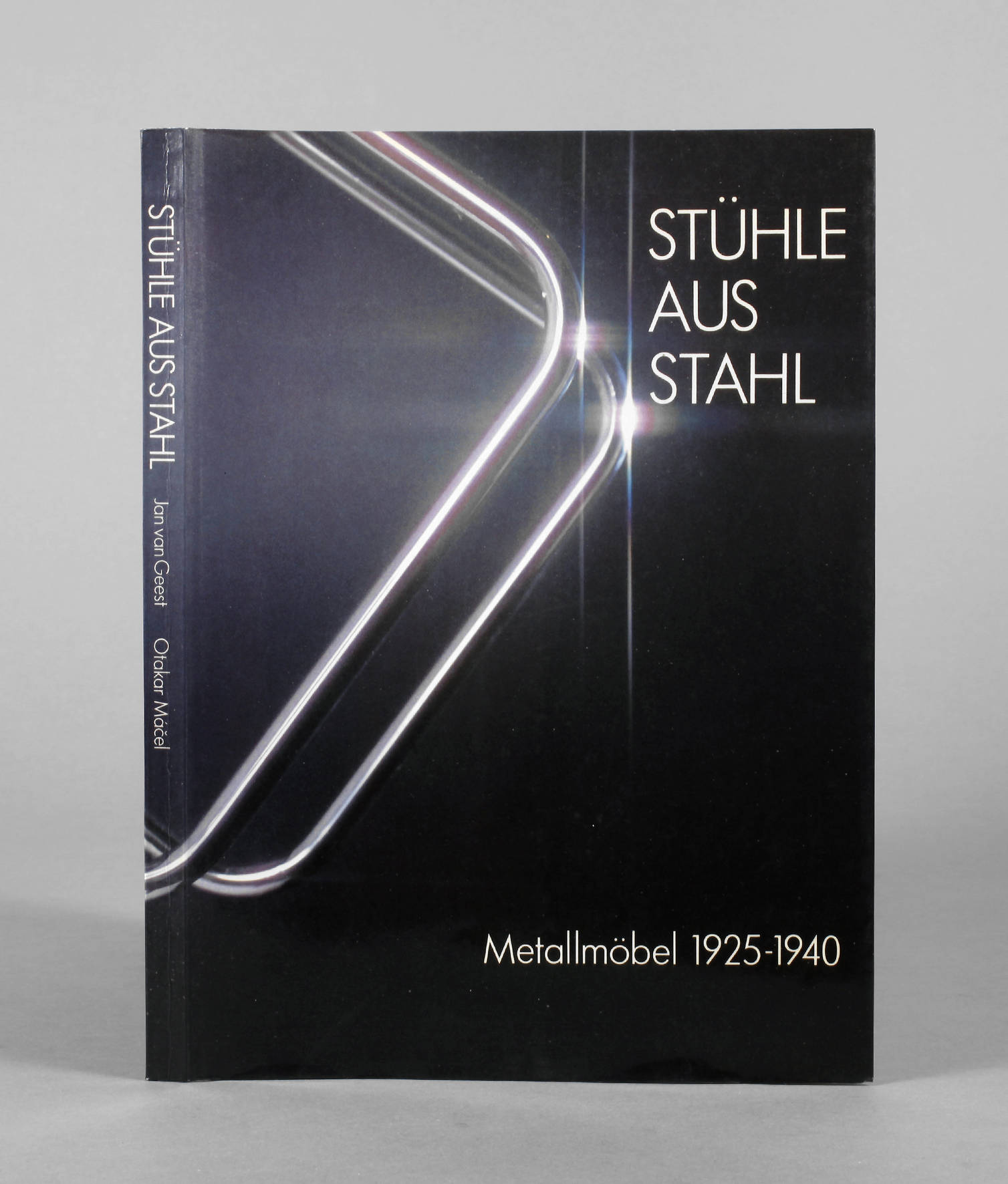 Stühle aus Stahl