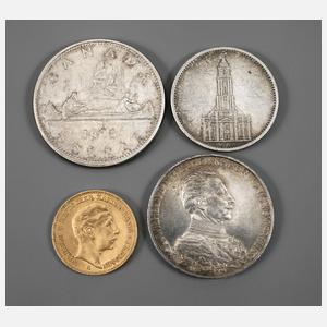 Vier Münzen