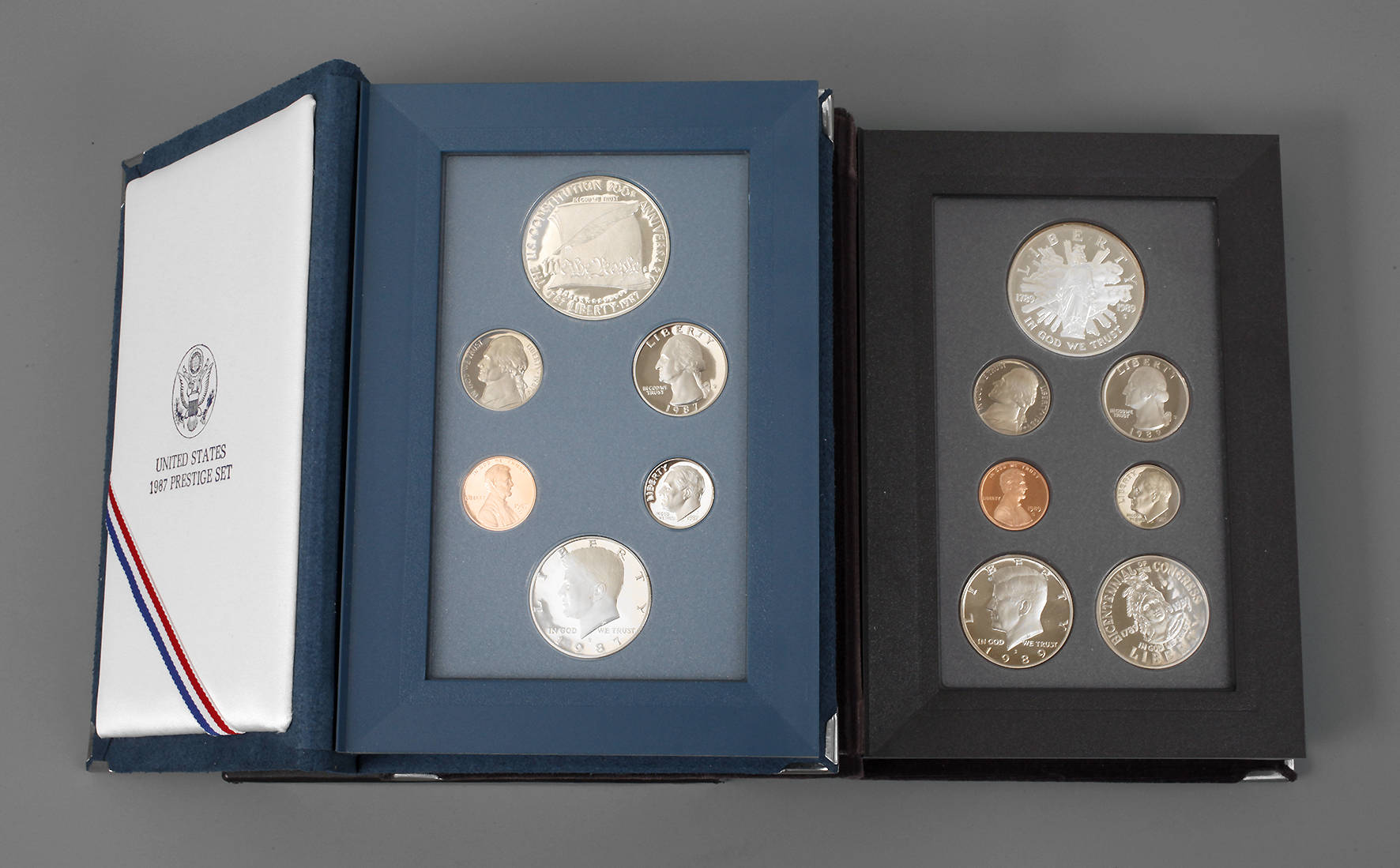 Zwei Prestige-Münzsätze USA