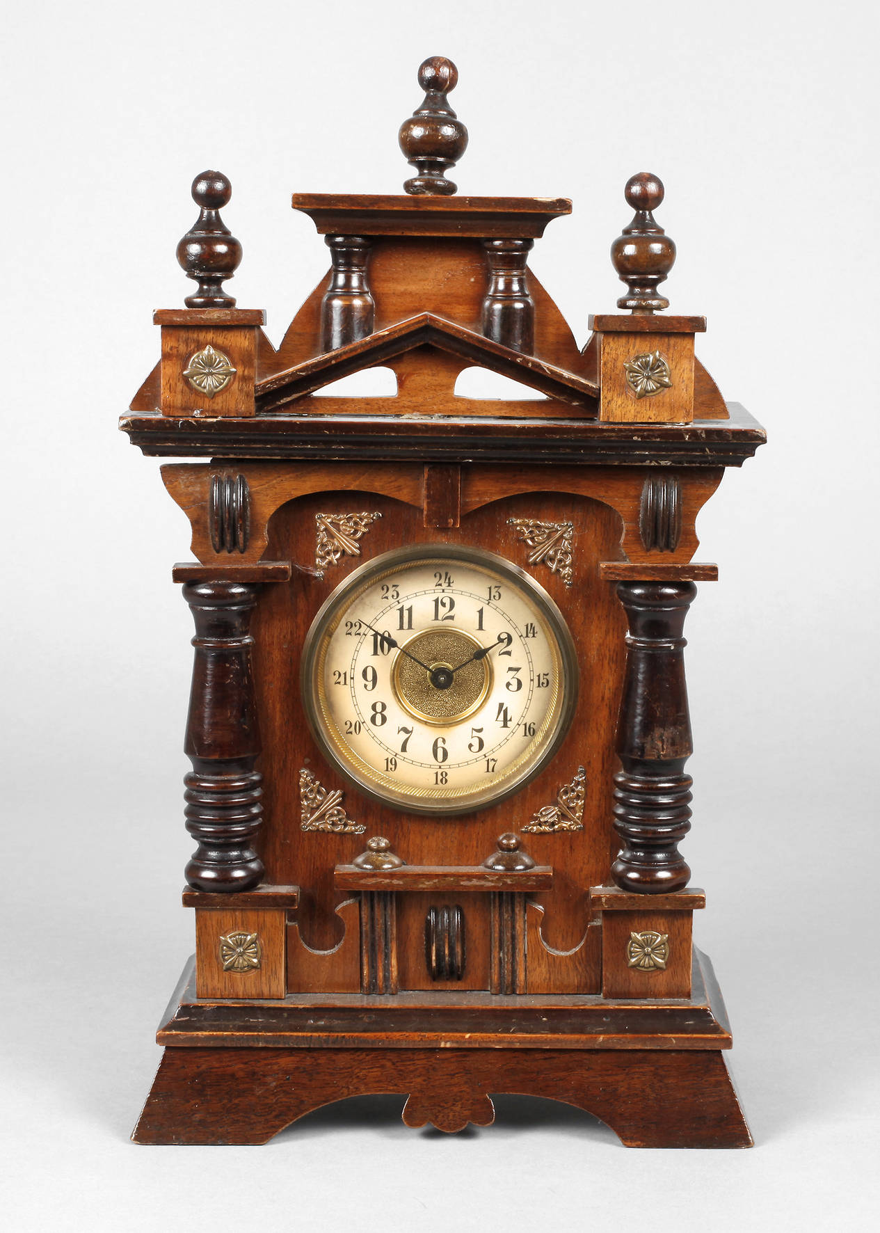 Tischuhr mit Spielwerk