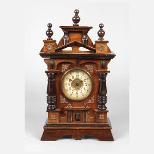 Tischuhr mit Spielwerk
