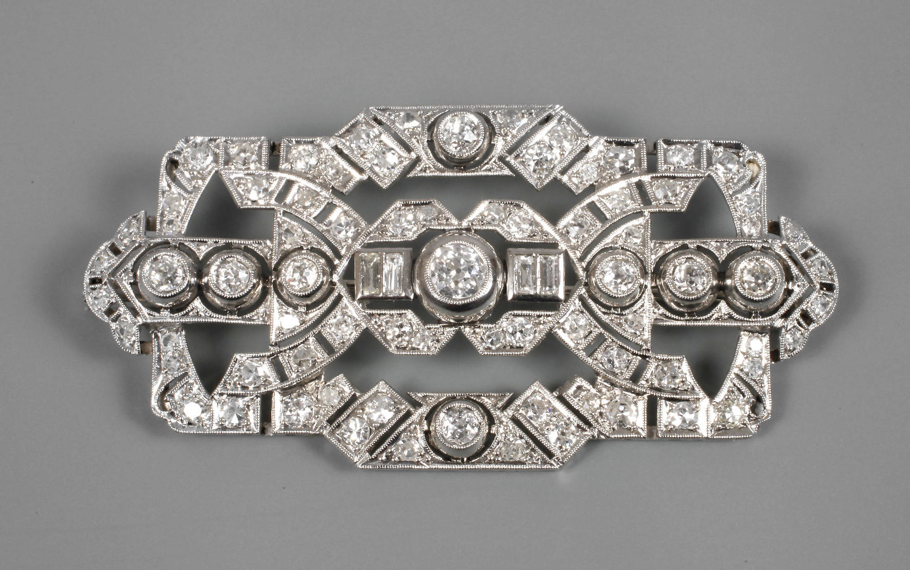 Übergroße Brillantbrosche Art déco