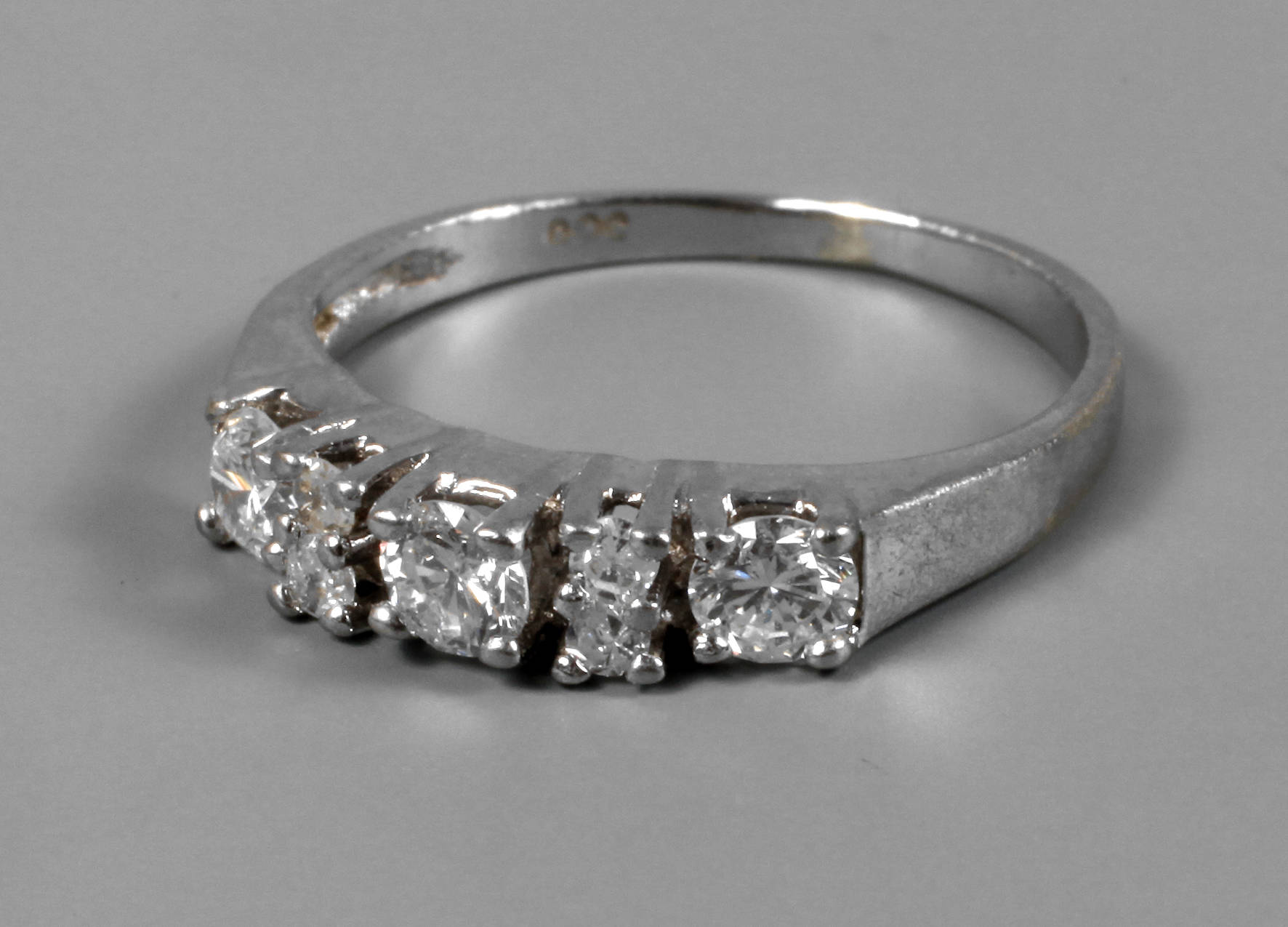 Kleiner Brillantring