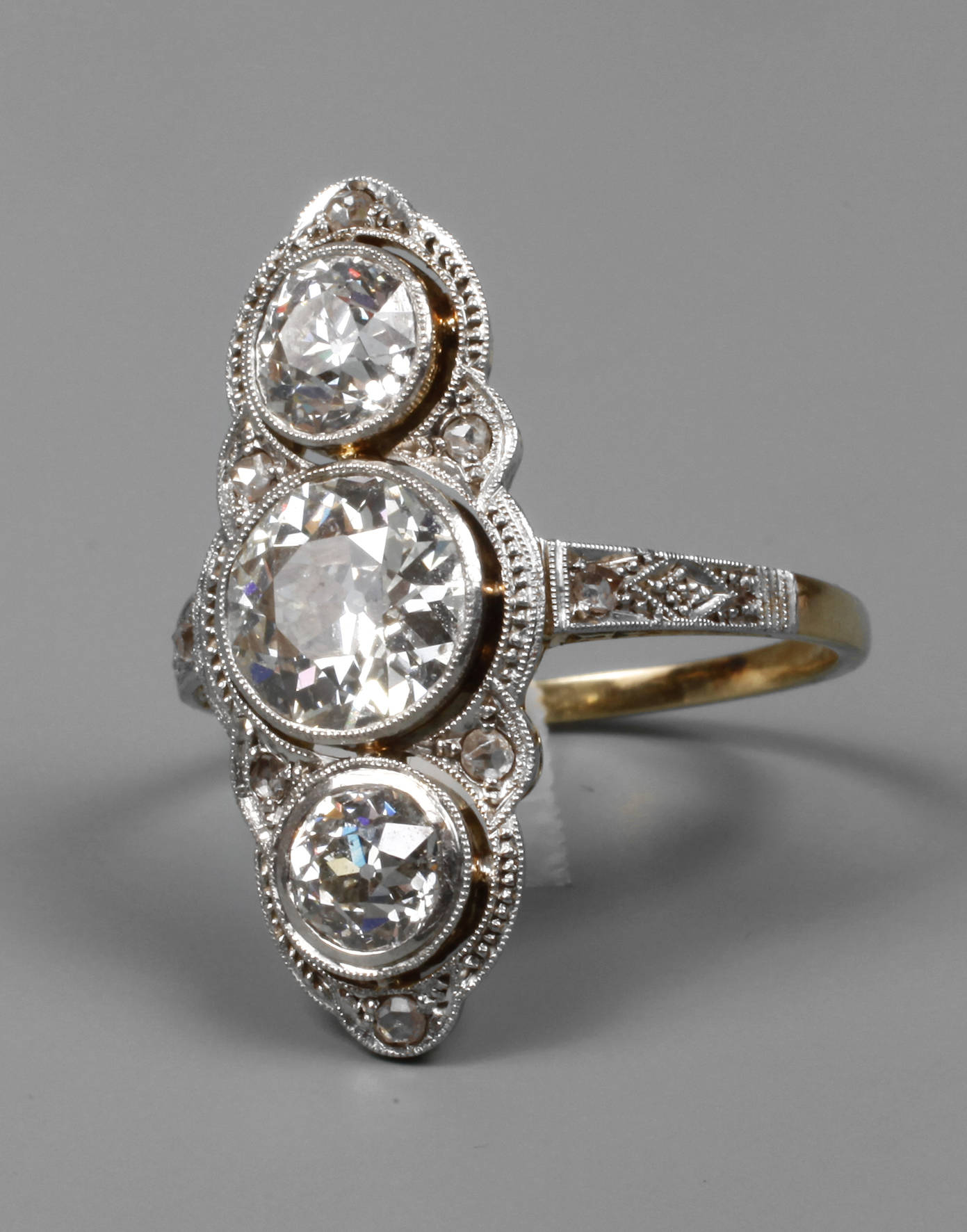 Großer Brillantring Art déco