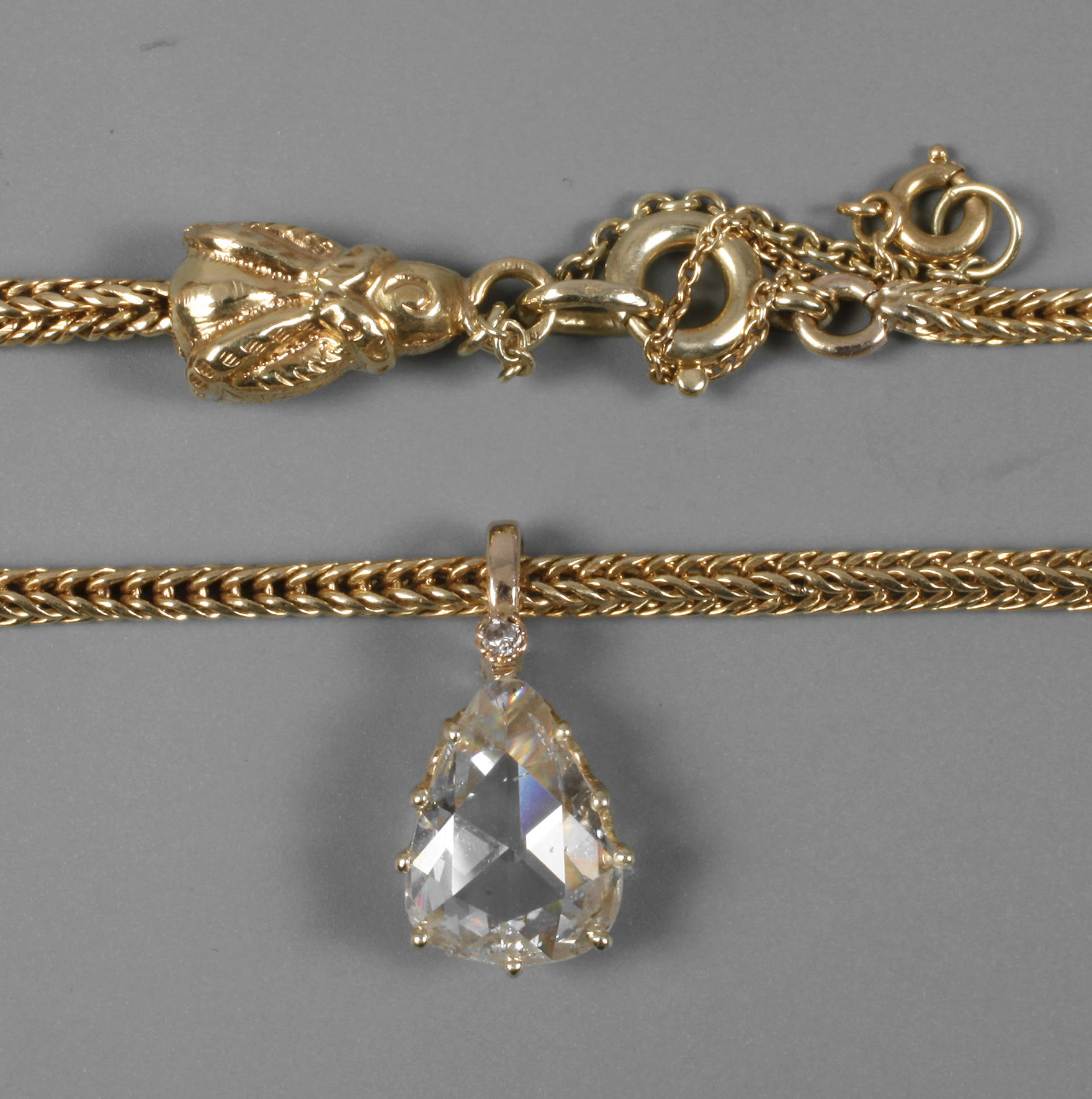 Collier mit großem Diamanttropfen
