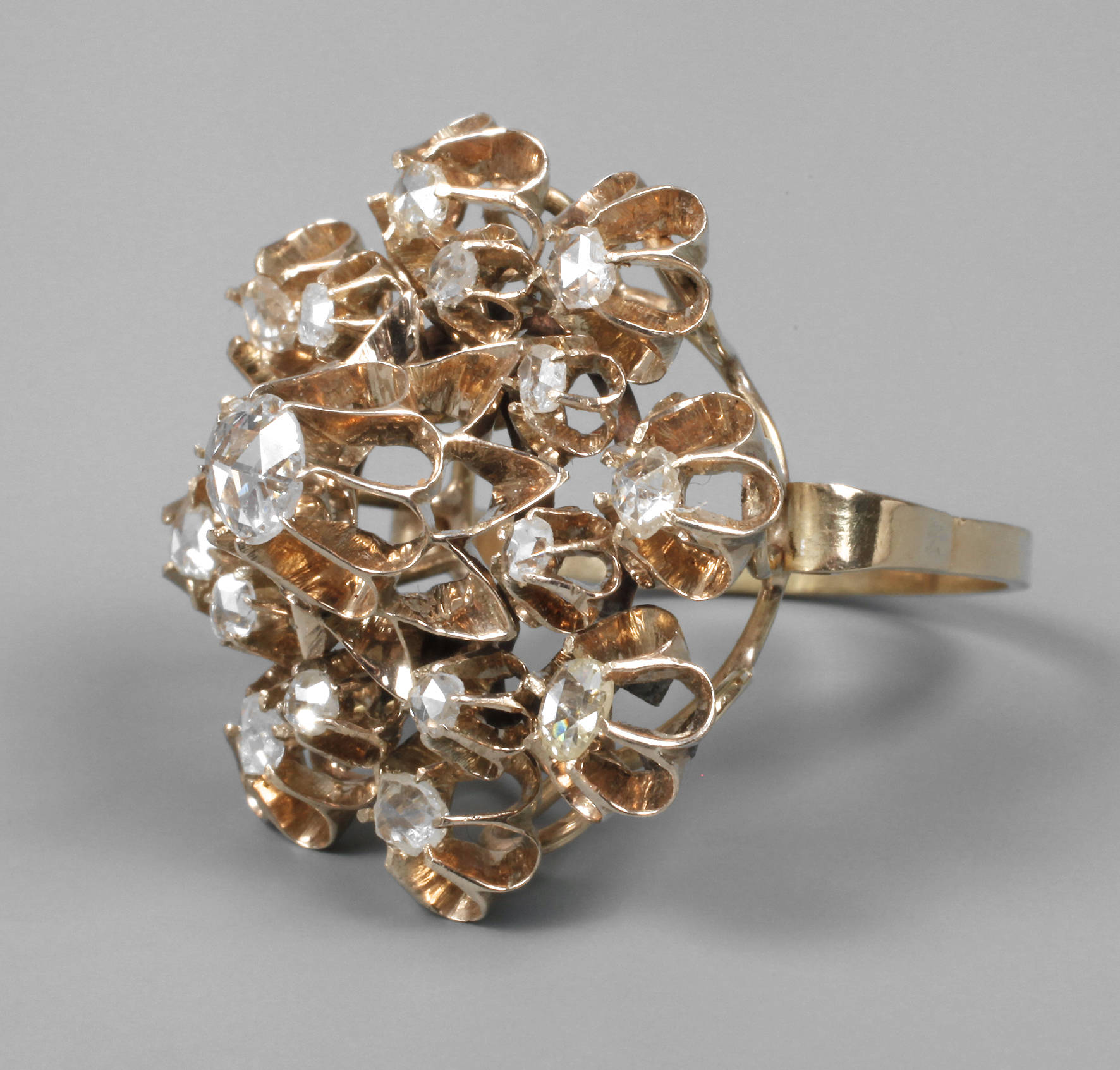 Übergroßer Damenring Diamant