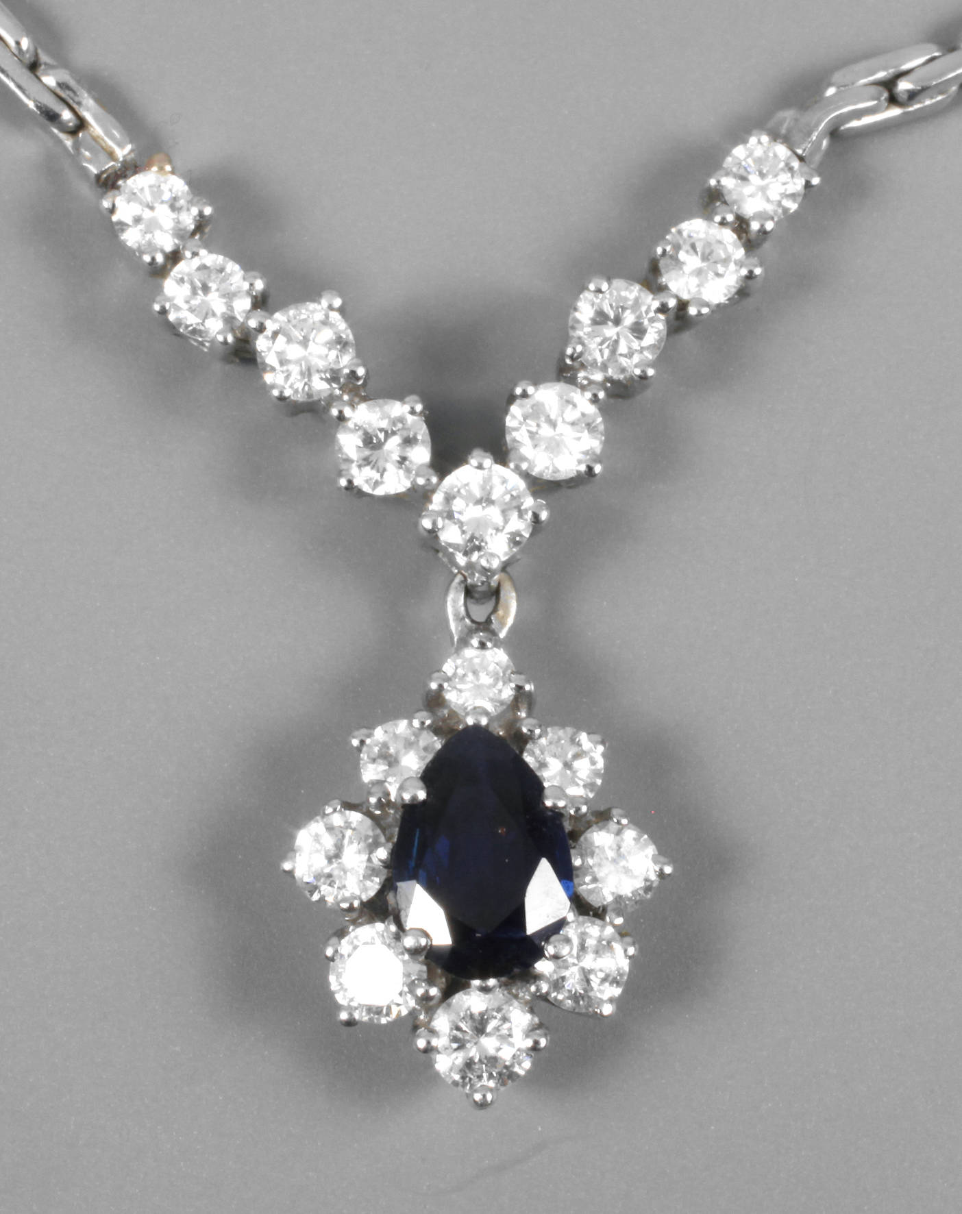 Collier Weißgold mit Saphir