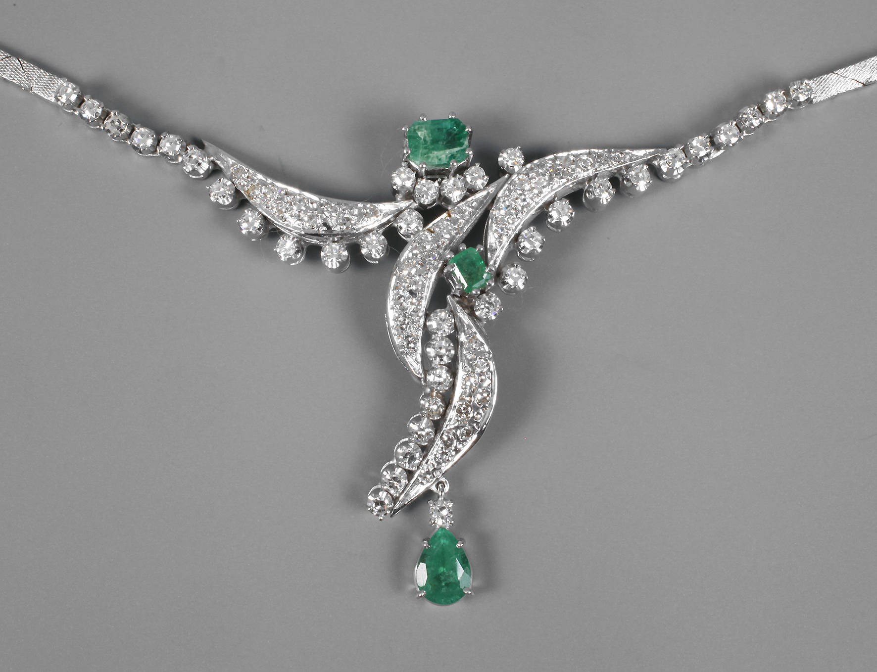 Brillantcollier mit Smaragd