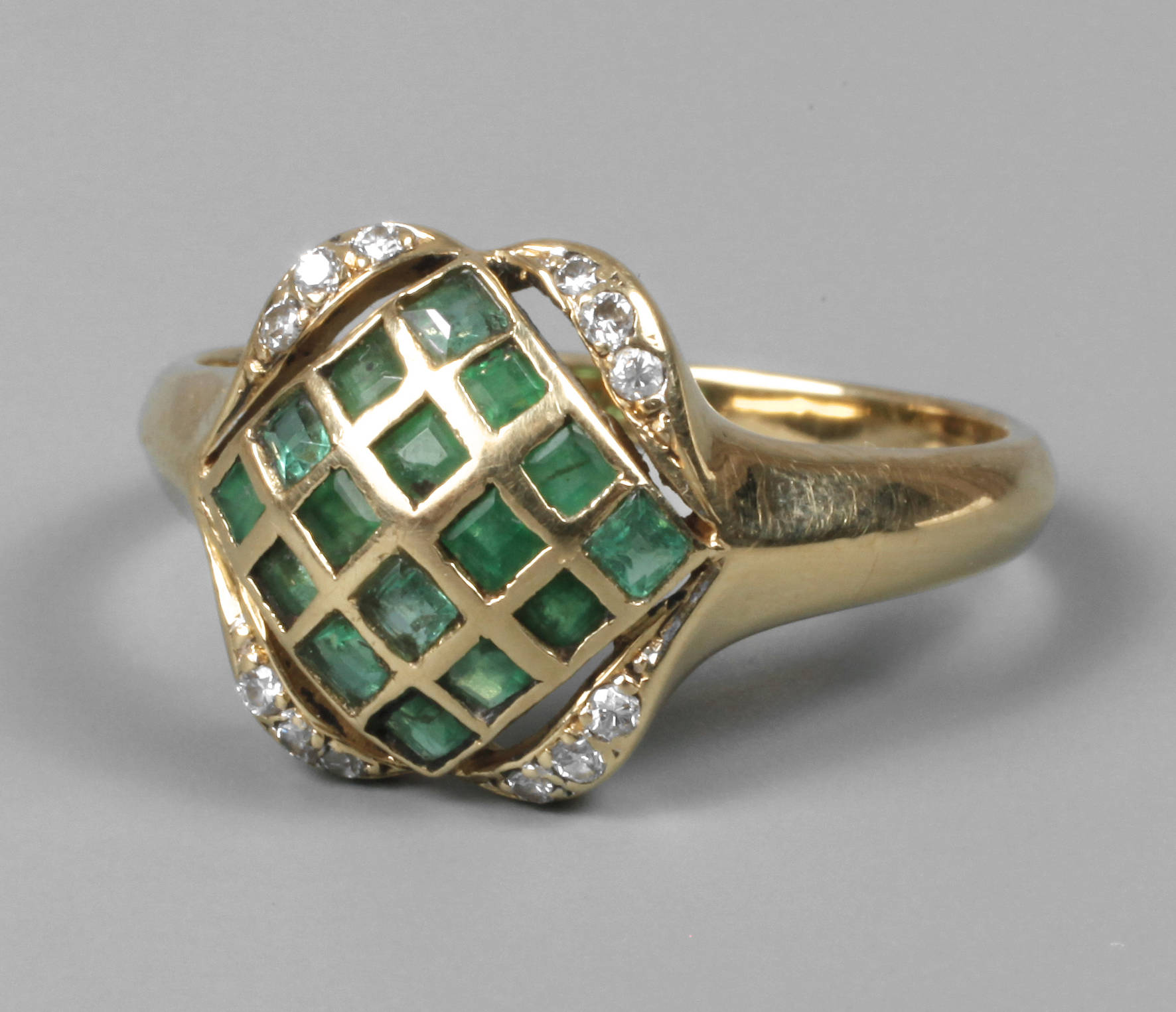 Damenring mit Smaragd