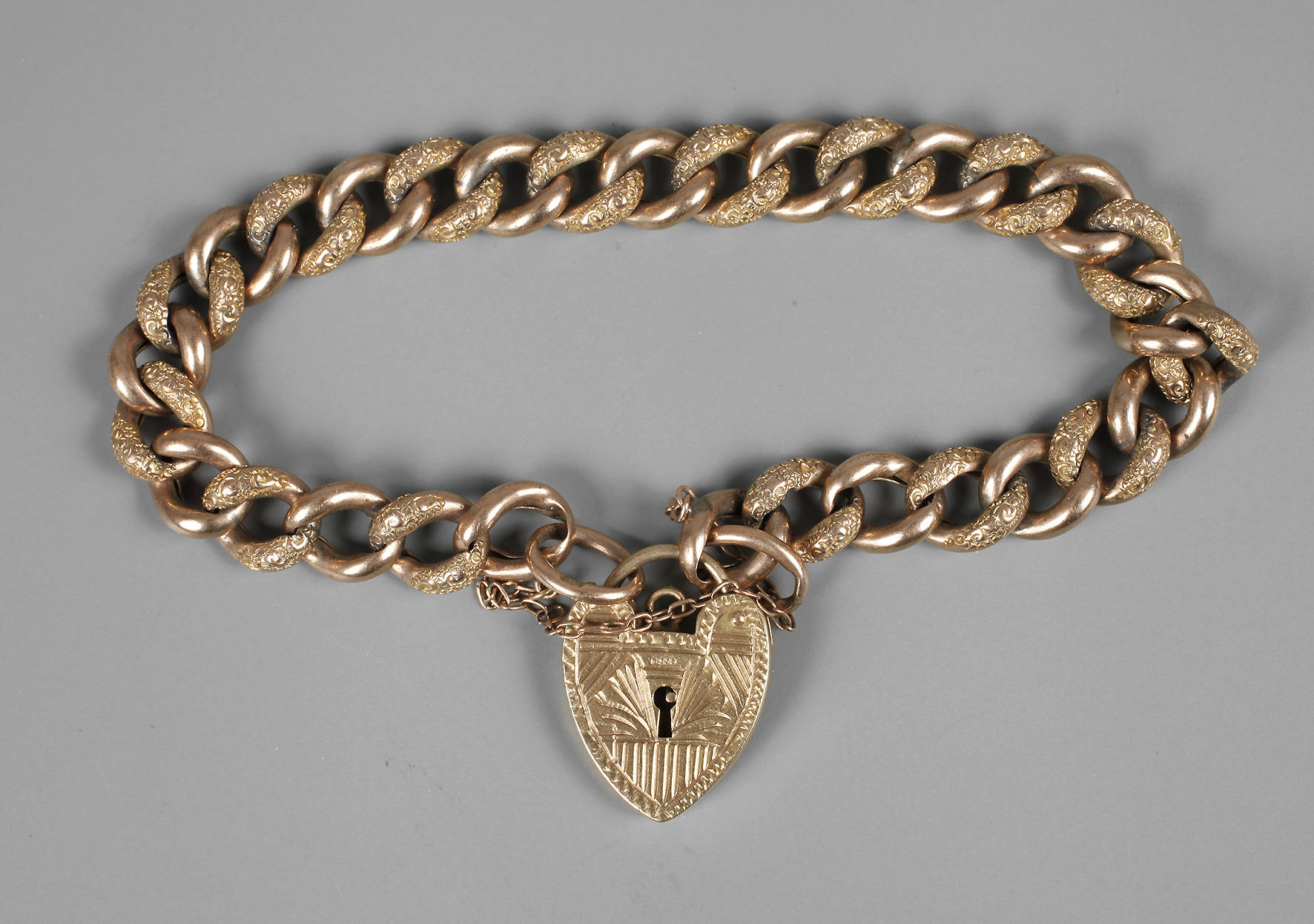 Armband mit Schlossanhänger