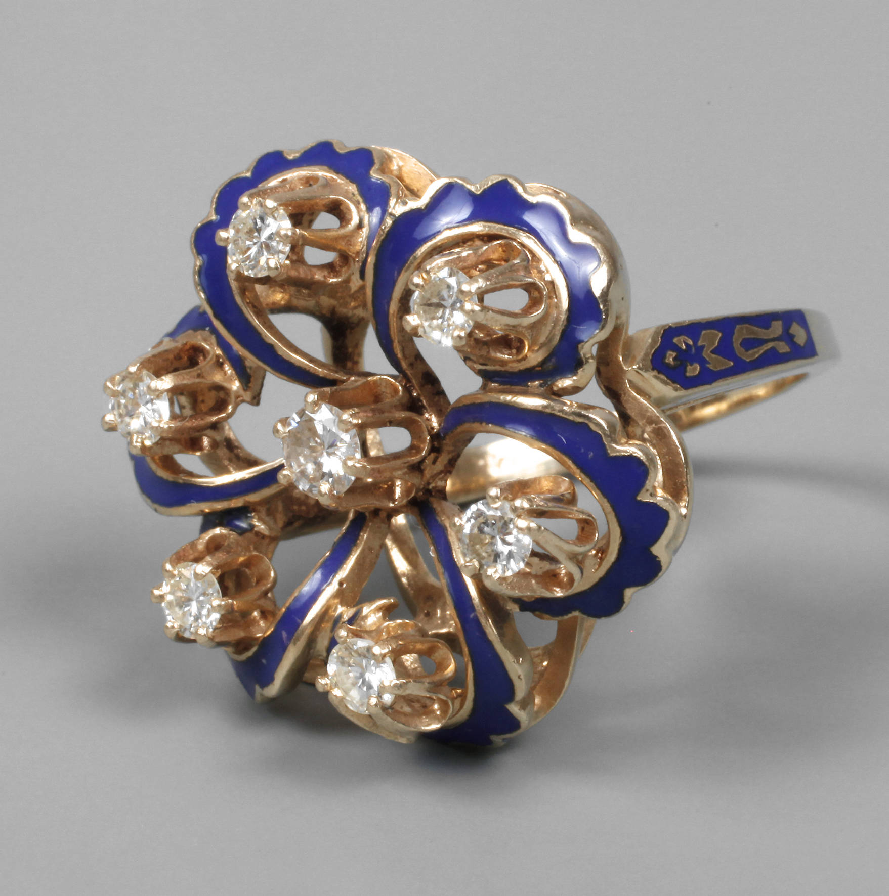 Brillantring mit Email