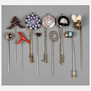 Sammlung von zehn Krawattennadeln