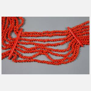 Feines Korallencollier