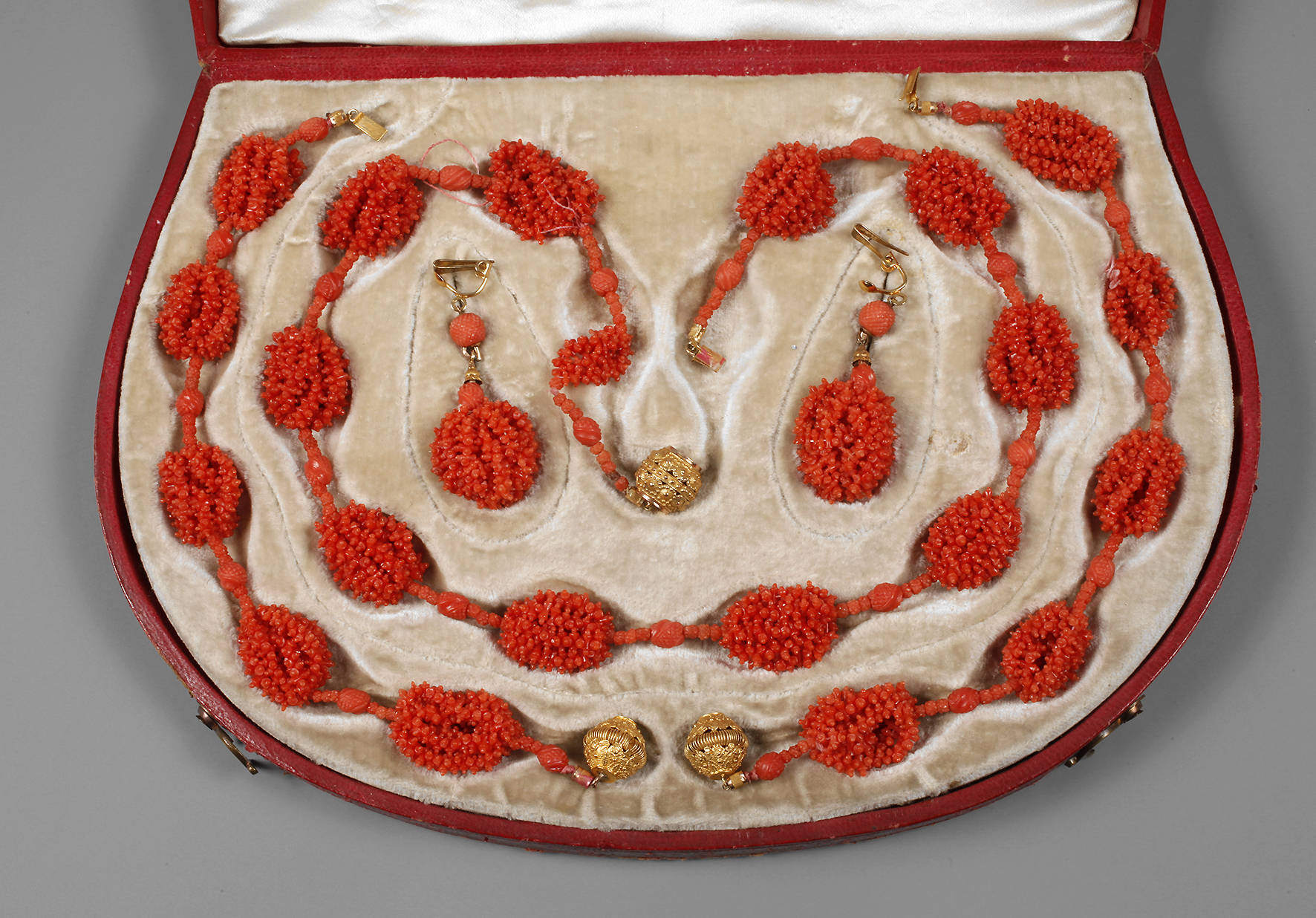 Feines Schmuckset Koralle