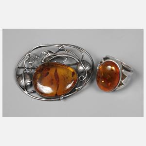 Zwei Teile Bernsteinschmuck
