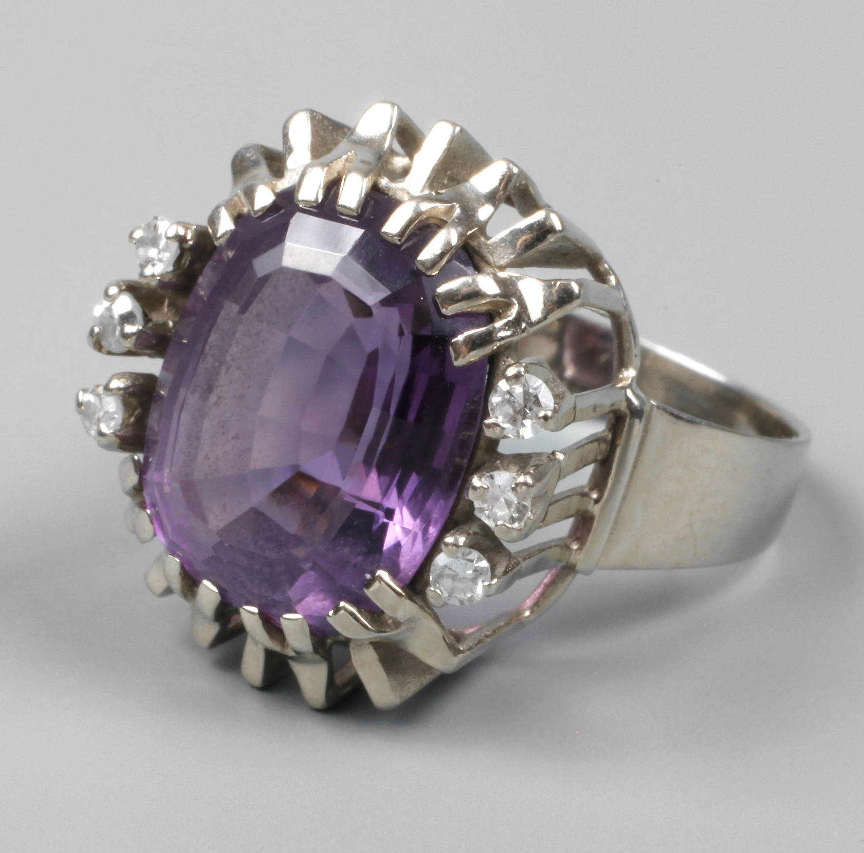 Amethystring mit Brillant