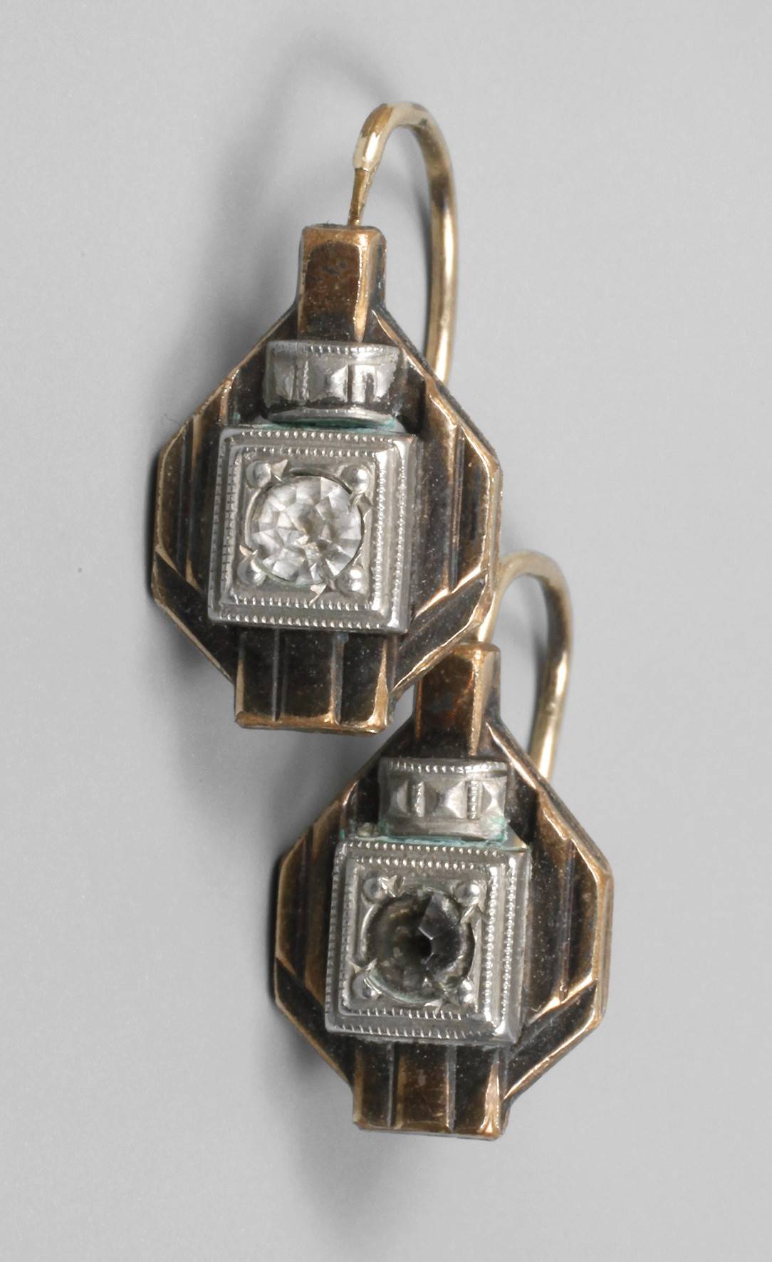 Paar kleine Ohrringe Art déco