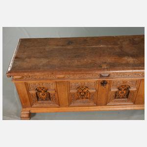 Große Flachdeckeltruhe