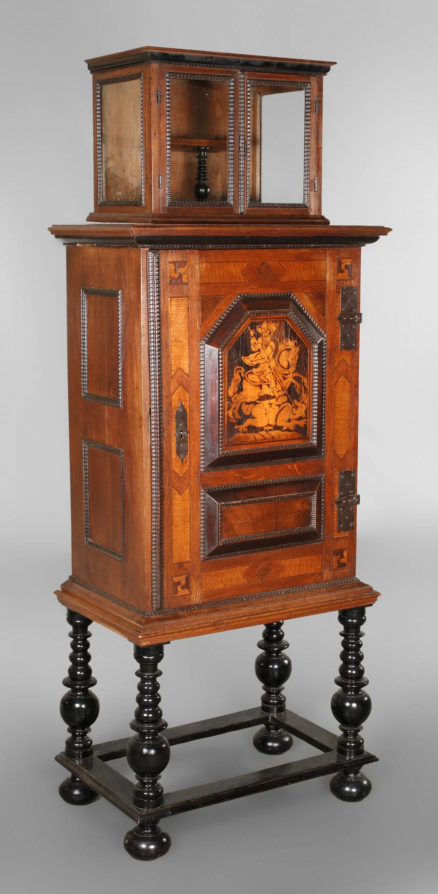 Stollenschrank Barock