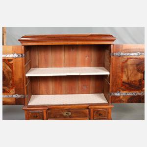 Kommodenaufsatz im Barockstil