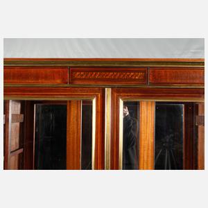 Klassizistische Vitrine