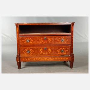 Klassizistische Kommode