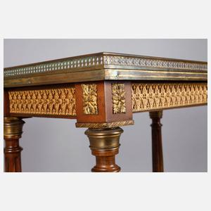 Kleiner Beistelltisch