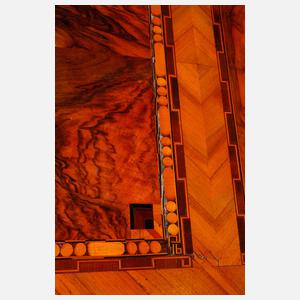 Klassizistischer Schreibtisch und Stuhl