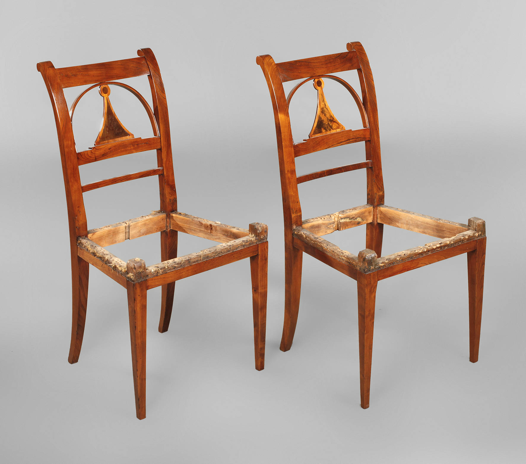 Paar klassizistische Stühle