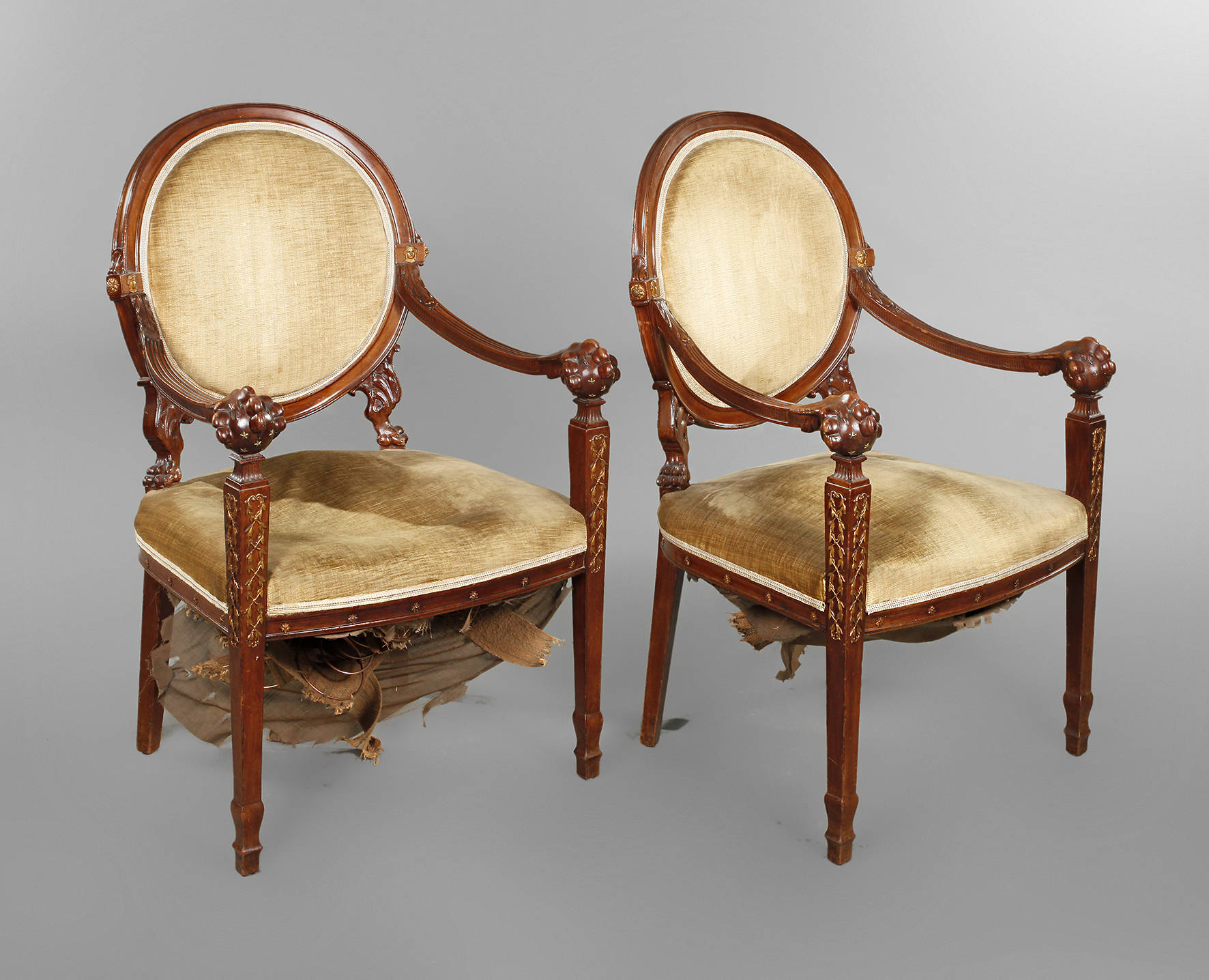 Paar klassizistische Armlehnsessel