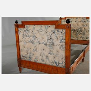 Klassizistisches Bettgestell