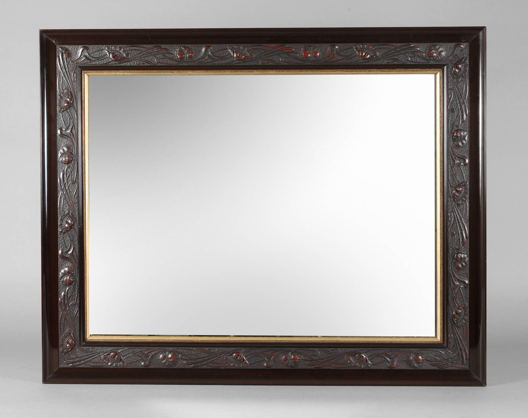 Spiegel im Jugendstilrahmen