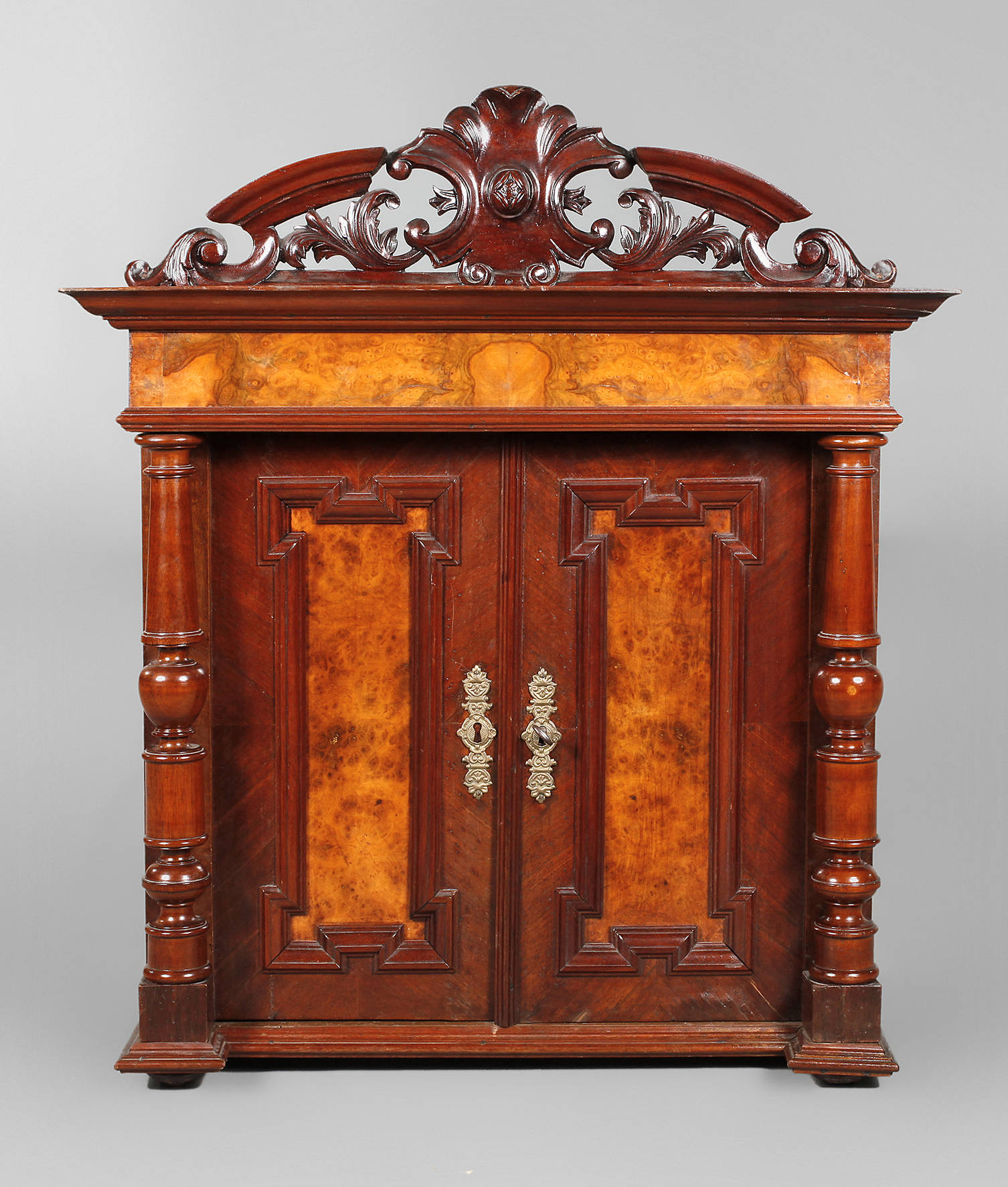 Wandschrank Historismus