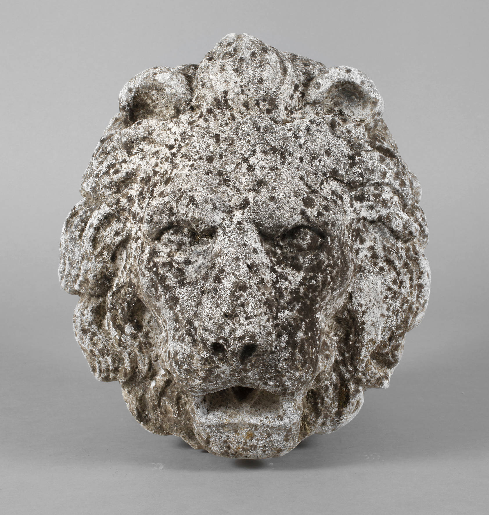 Brunnenmaske Steinguss