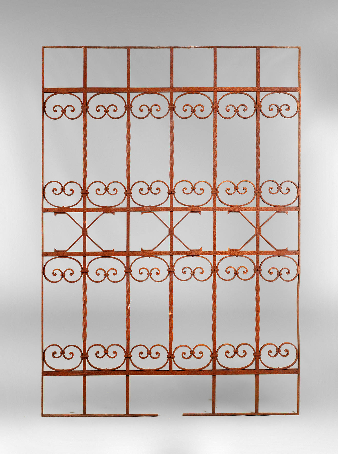 Großes Fenstergitter