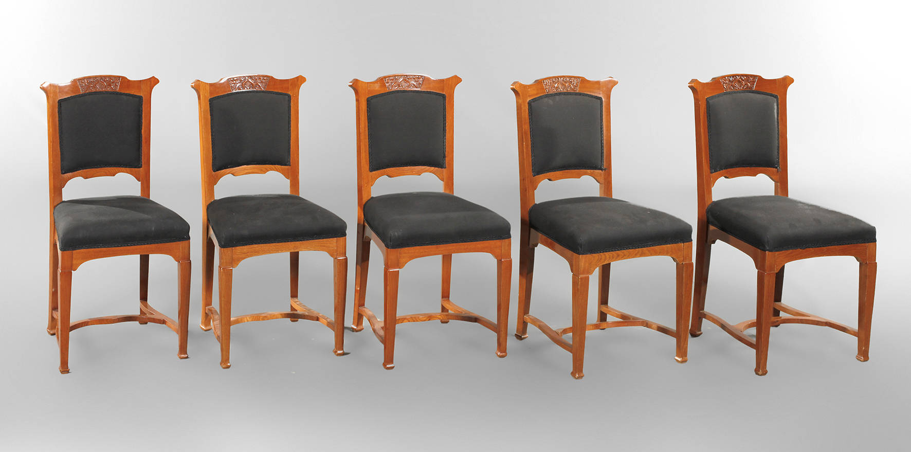 Fünf Stühle Jugendstil