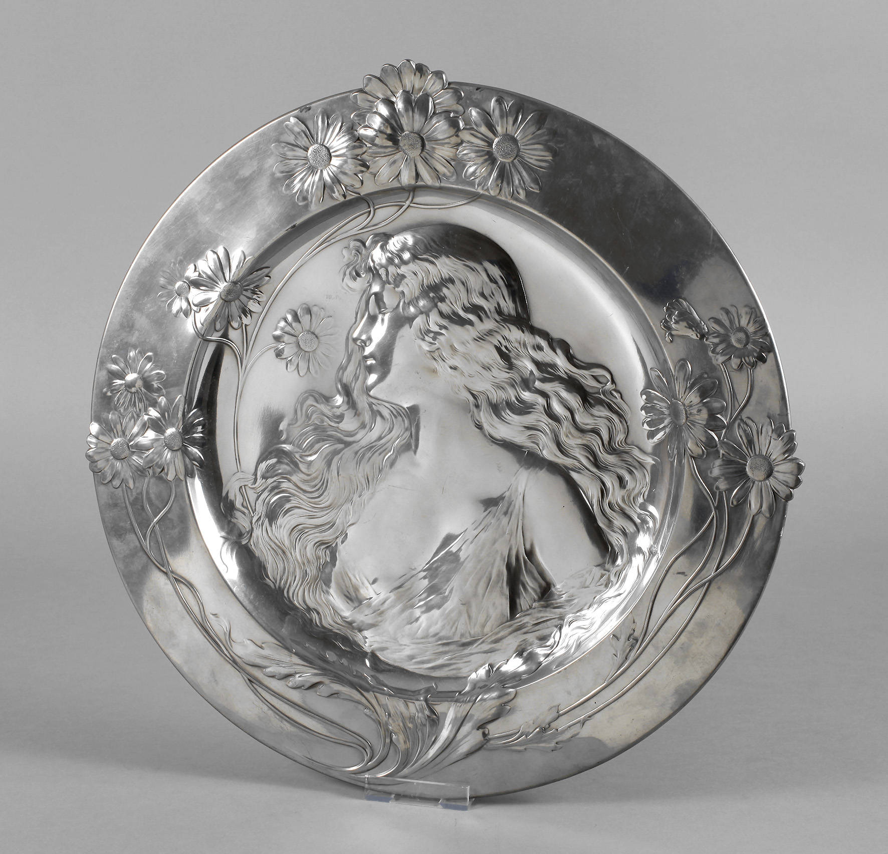 Übergroßer Wandteller  Jugendstil