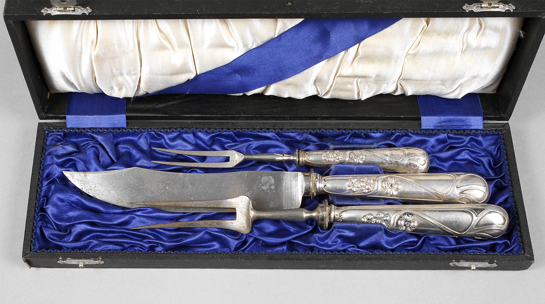 Drei Teile Vorlegebesteck Jugendstil